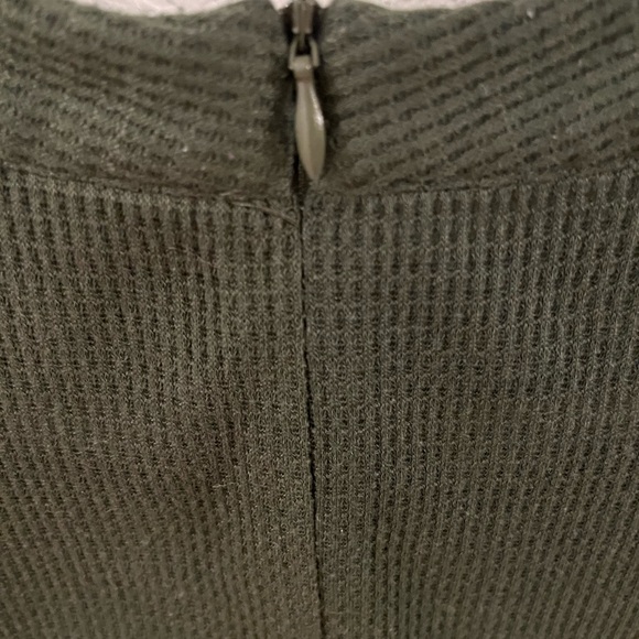 MILHOLL ladies size XL casual, long, sleeved, waffle knit top with lace sleeves - Picture 4 of 8